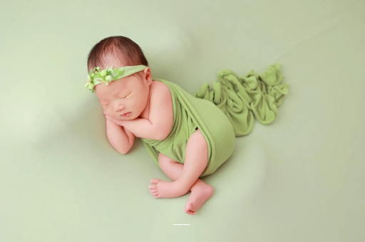 沈丘宝宝边吃边拉正常吗